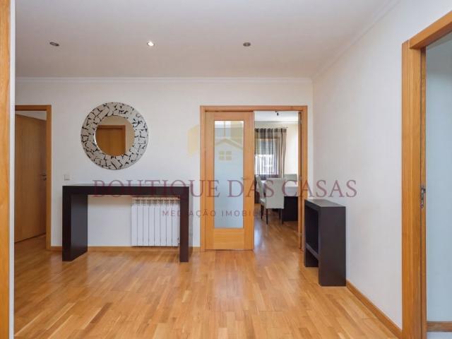Apartamento T3 com Box Fechada Valadares