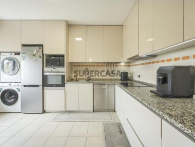 Apartamento T3 com garagem a poucos minutos do centro da cidade!