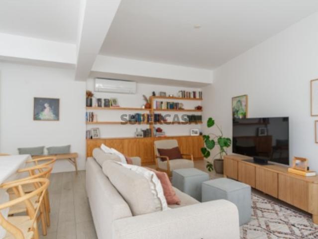Apartamento T3 com garagem Amoreiras