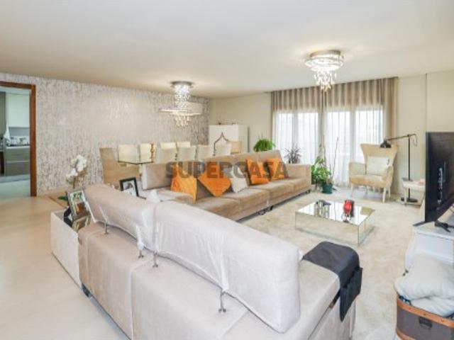 Apartamento T3 com garagem Box na Urbanização Quinta do Almirante, Santo Antonio dos Cavaleiros