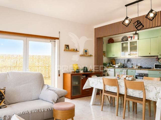 Apartamento T3 com Garagem Box, Sótão e Vista Castelo