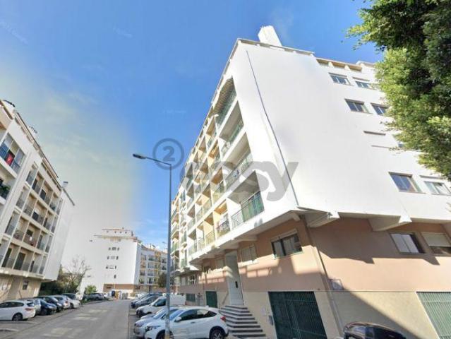Apartamento T3 com Garagem e Arrecadação | 26054083918