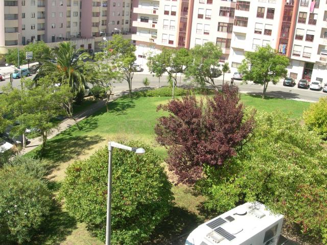 APARTAMENTO T3 COM GARAGEM E ARRECADAÇÃO CASAL DO CHAPIM ODIVELAS