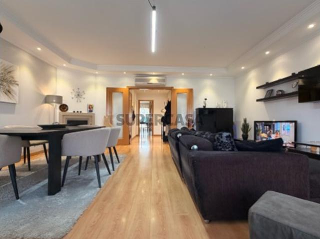 Apartamento T3 com Garagem e Arrecadação, em Aires