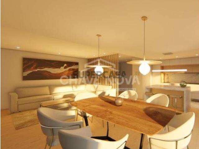 Apartamento T3 com Garagem e Arrumos, Av. Fernão de Magalhães Porto