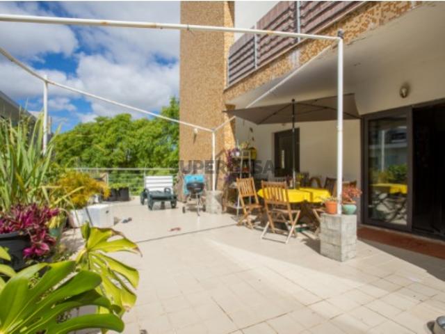 Apartamento T3 com Garagem e Terraço em Vila Serena Pinhal Novo
