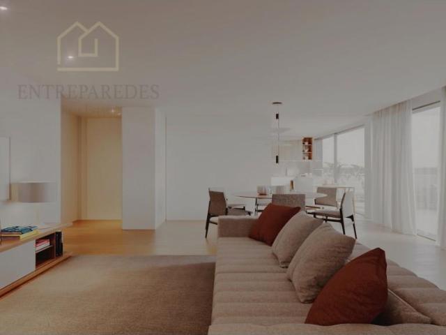 Apartamento T3 com garagem e varanda para comprar no centro. 155m² Oliveira do douro