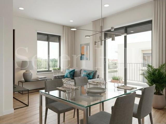 Apartamento T3 com Garagem e Varandas