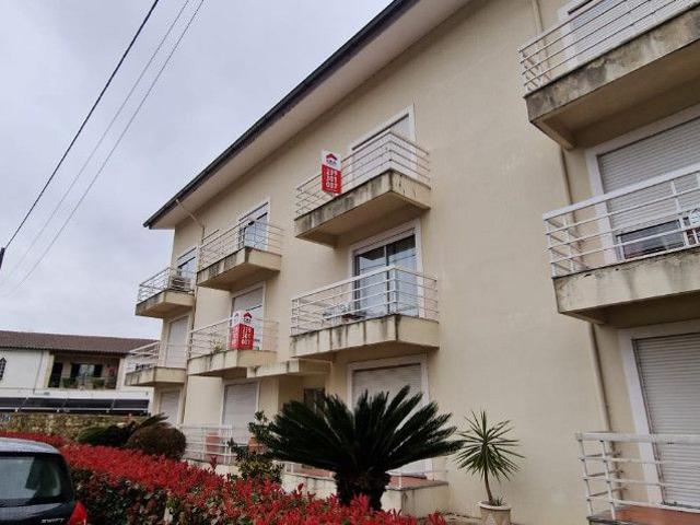 Apartamento T3 com garagem em zona de So Martinho do Bispo