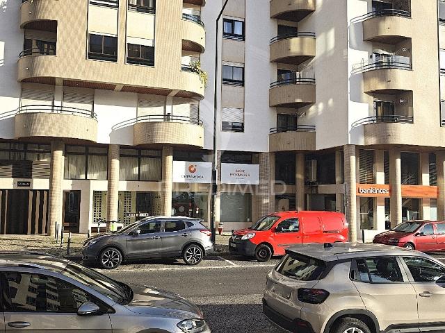 Apartamento T3 com Garagem em Laranjeiras