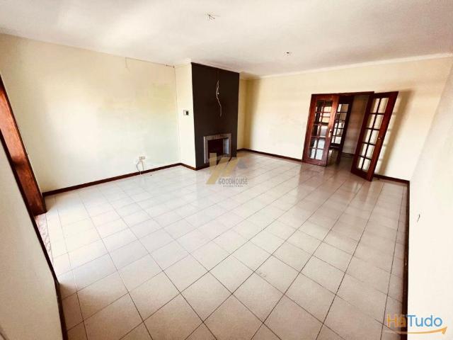 Apartamento T3 com garagem fechada | 26073433741