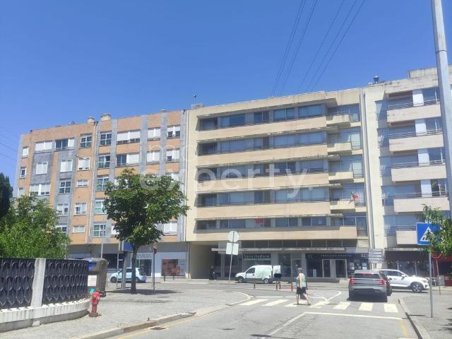 Apartamento T3 com garagem na Maia, Porto