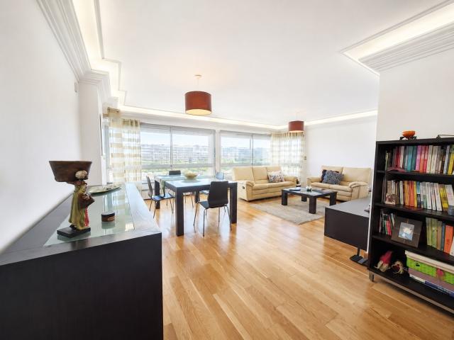 Apartamento T3, com garagem, no Lumiar: Conforto e Sofisticação com acabamentos de luxo e localização premium