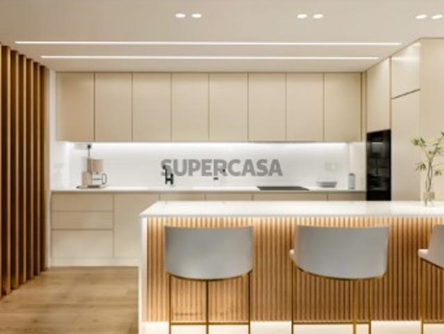 Apartamento T3 com duas suites | Condomínio com Piscina Loures