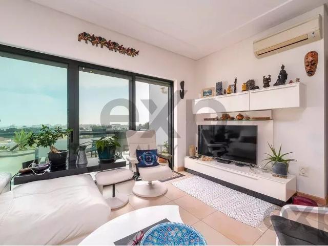 Apartamento T3 com enorme terraço e garagem fechada em Olhão. 113m² Olhão