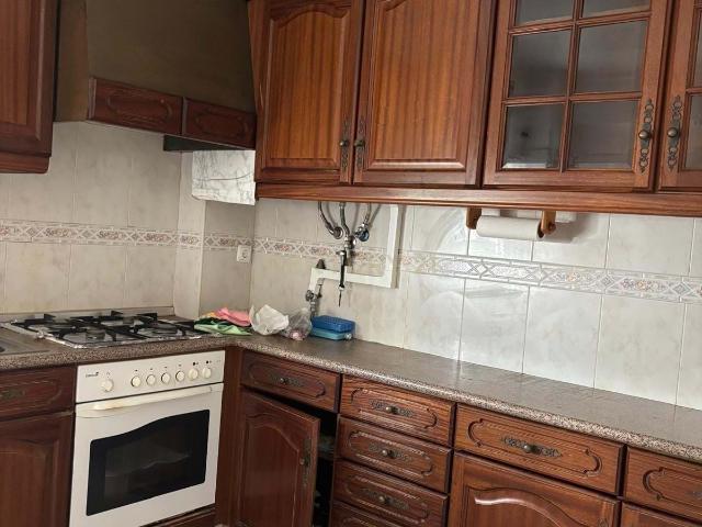 Apartamento T3 com elevador e varanda no Laranjeiro – Almada