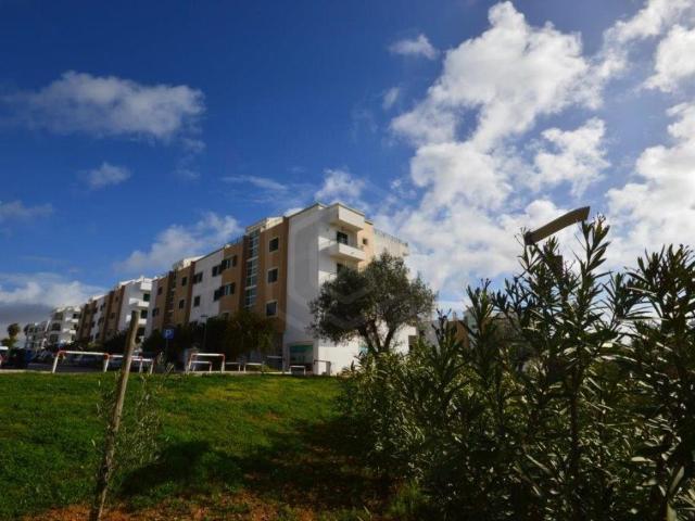 Apartamento T3, com elevador e lugar de garagem, Albufeira. 125m² Albufeira Olhos de Água