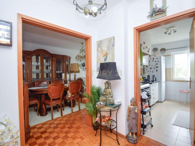 Apartamento T3 com elevador no Monte da Caparica