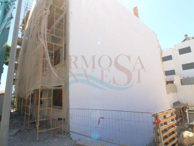 Apartamento T3 com estacionamento e arrecadação na cave, em. 100m² Moncarapacho e fuseta