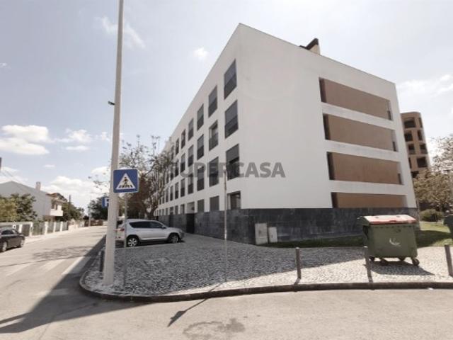 Apartamento T3, com estacionamento e arrecadação | Barreiro