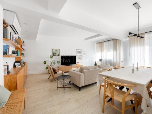 Apartamento T3 com estacionamento em Campolide, Lisboa