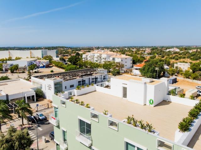 Apartamento T3 com estacionamento no Centro de Almancil, Algarve
