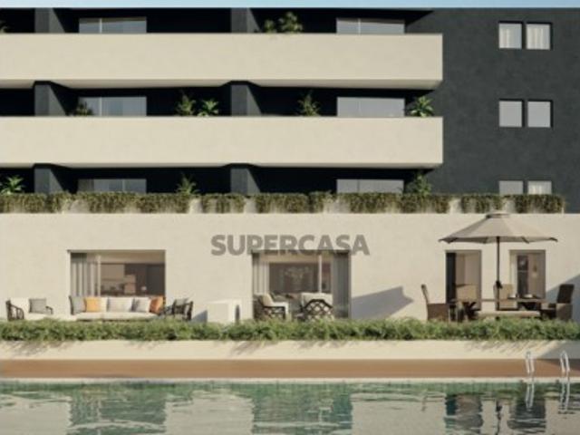 Apartamento T3 com espaço exterior 41m2 e garagem na AVª Fernão Magalhães