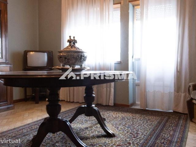 Apartamento T3 com espao exterior