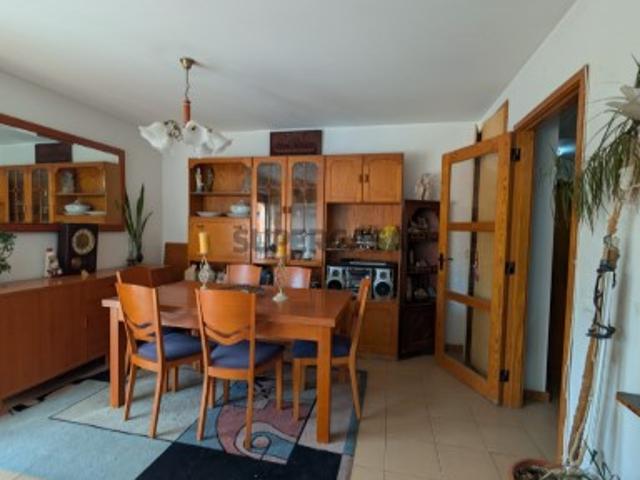 Apartamento T3 com Excelente Exposição Solar e Vistas Desafogadas