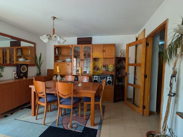 Apartamento T3 com Excelente Exposição Solar e Vistas Desafogadas