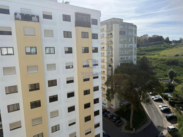 Apartamento T3 com Excelente Localização em Odivelas 110m² Odivelas