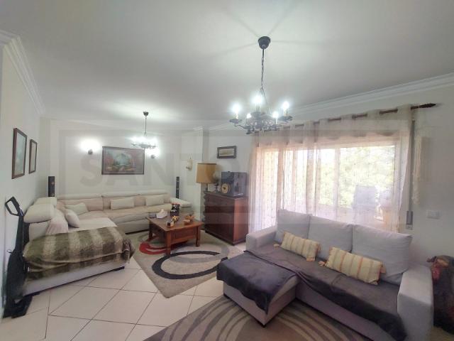 Apartamento T3 com excelente localização no centro do Algoz