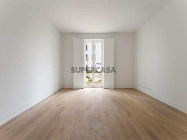 Apartamento T3 com jardim, no Villa Infante, Lisboa