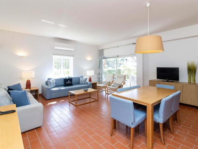 Apartamento T3 com jardim, estacionamento e piscinas em cond. 129m² Vilamoura