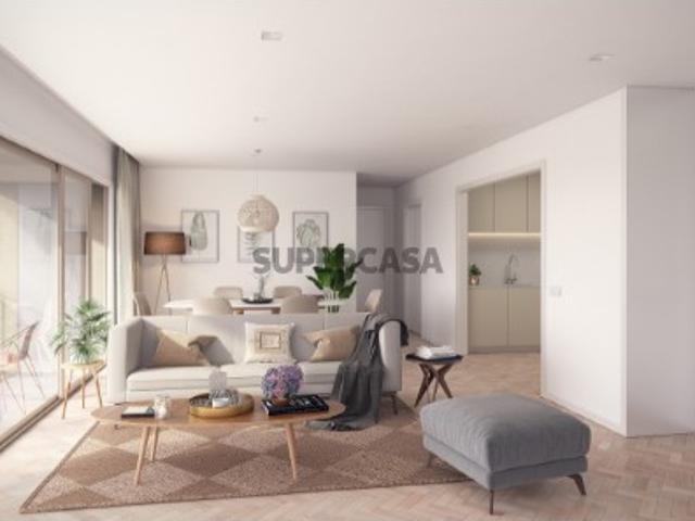 Apartamento T3 com jardim, Prelada
