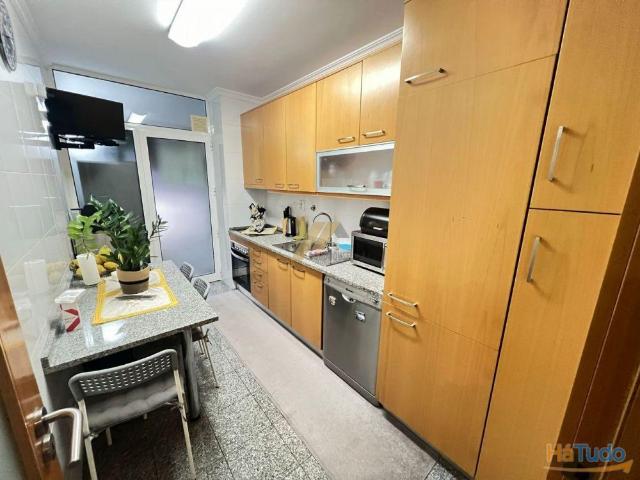Apartamento T3 com ótimas áreas | 26074084458