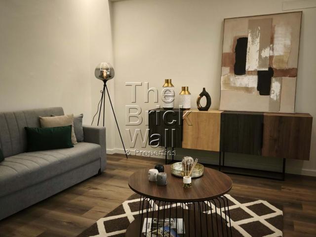 Apartamento T3 com logradouro, totalmente remodelado em Benfica, Lisboa