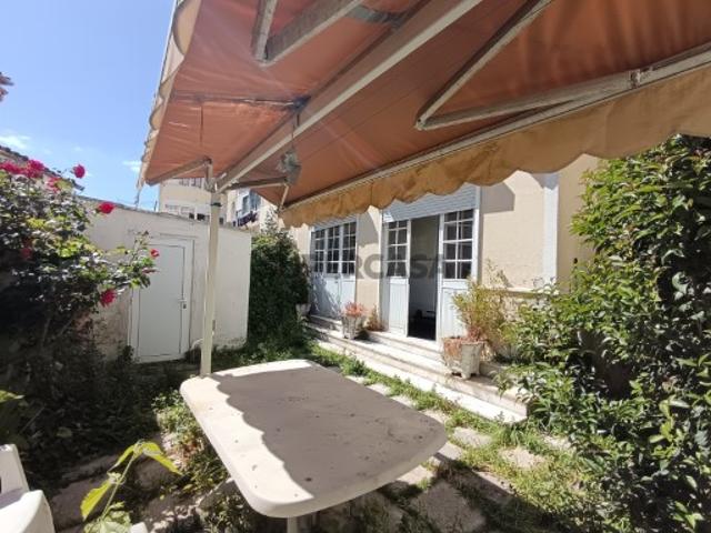 Apartamento T3 com logradouro amplo junto às Portas de Benfica