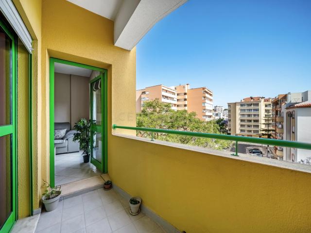 Apartamento T3 com Lugar de Garagem e Arrecadação