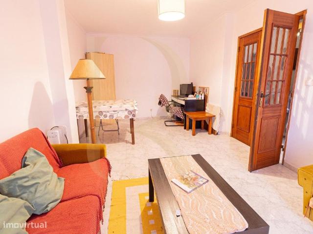 Apartamento T3 com marquise em Arrentela Seixal