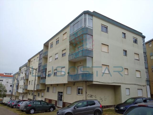 Apartamento T3 com melhoramentos na Cruz de Pau