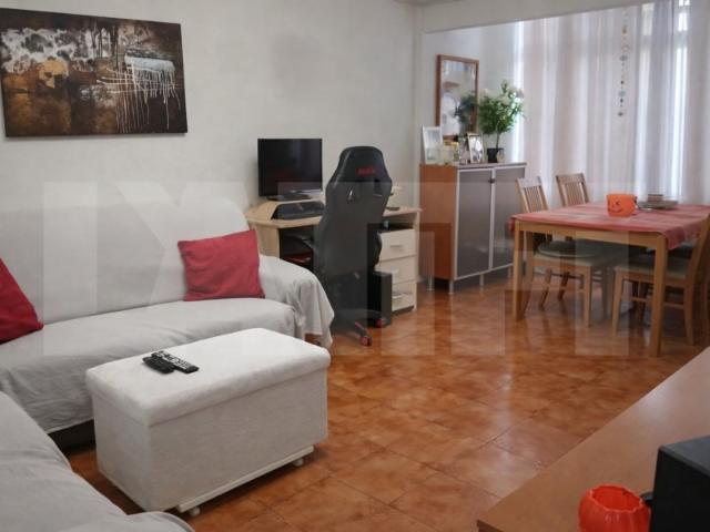 Apartamento T3 com Sótão Aproveitado no Centro de Paio Pires