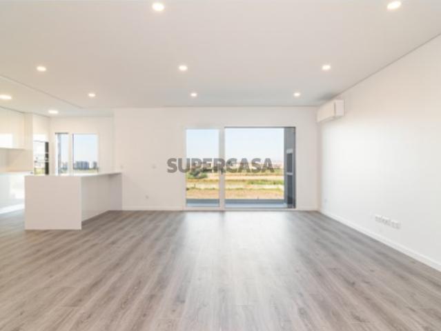 Apartamento T5 duplex na Urbanização Nossa Sra da Atalaia