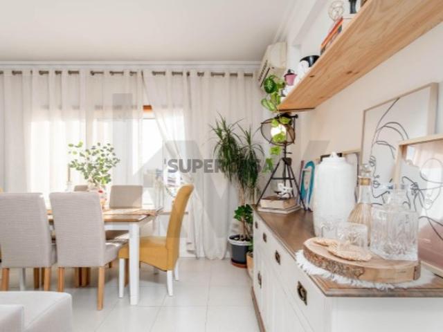 Apartamento T3, com Suíte, Arrecadação e Lugar de Garagem Palhais, Barreiro