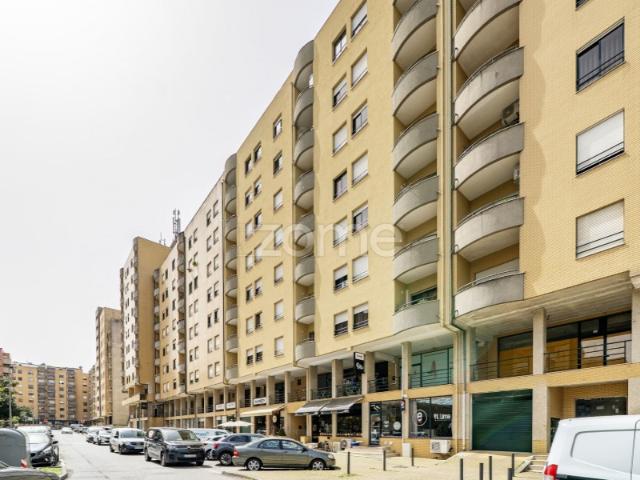 Apartamento T3 com Suite | Garagem | Elevador | 6.º Andar | Braga