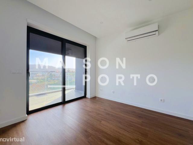 Apartamento T3 com Suite, Varanda e Box em Aguas Santas, Maia