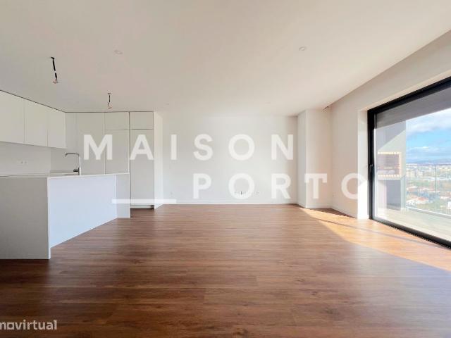 Apartamento T3 com Suite, Varanda e Box em Aguas Santas, Maia