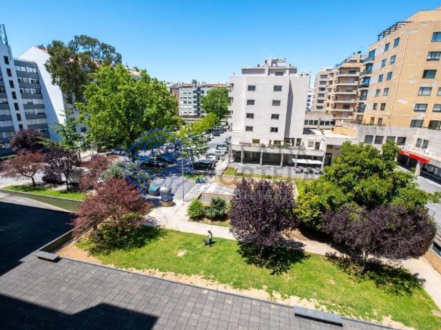 Apartamento T3 com suíte, varandas e garagem no Pinheiro Man. 133m² Ramalde