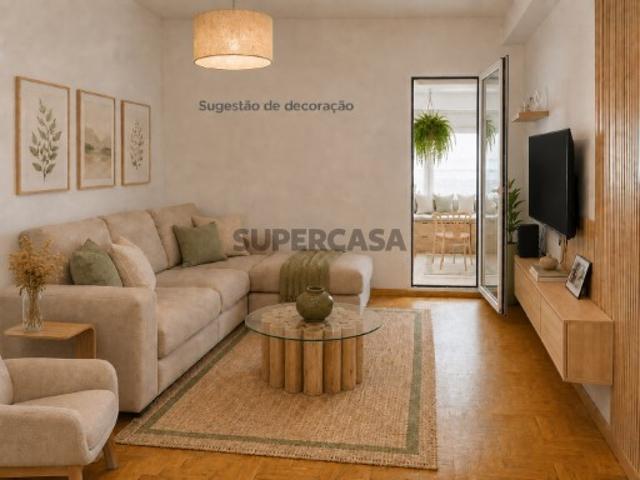Apartamento T3 com Potencial Único em São Sebastião, Setúbal