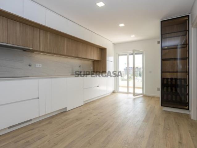 Apartamento T3 Com Parqueamento Montijo